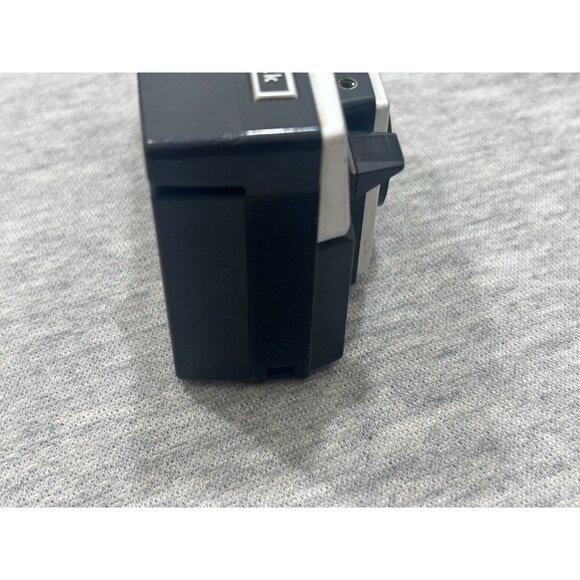 Kodak Instamatic X-30  Camera Black f11/43mm Lens  1971 - Picture 7 of 10